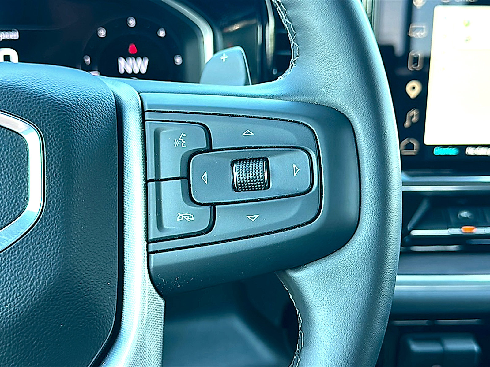 Used 2026 GMC Sierra 1500 SLT AWD/4WD image 30