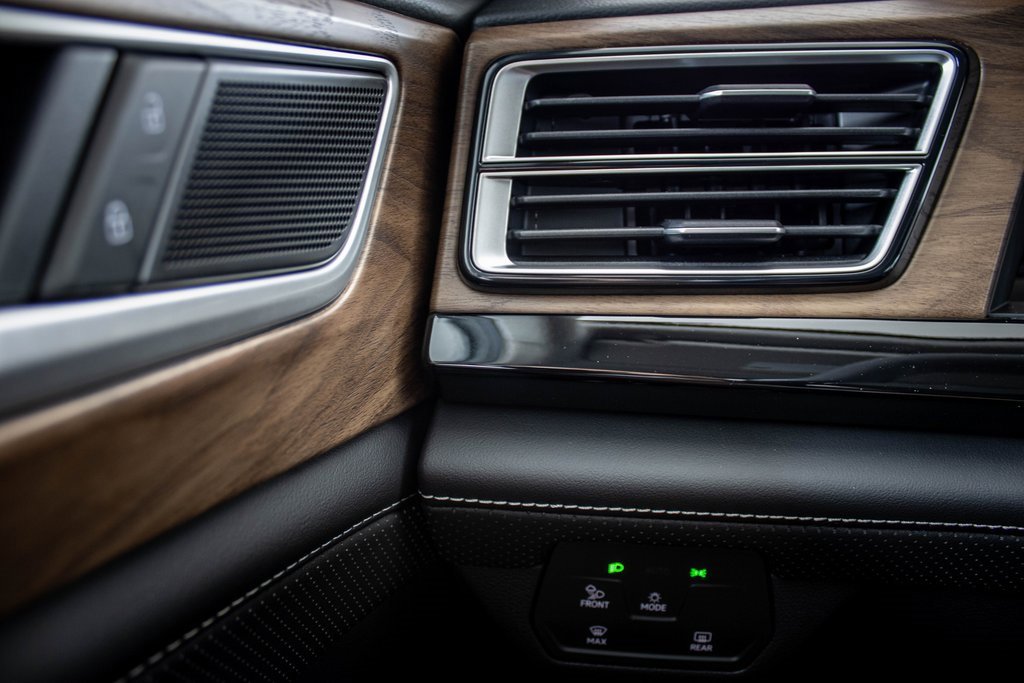 New 2026 Volkswagen Atlas SE image 32