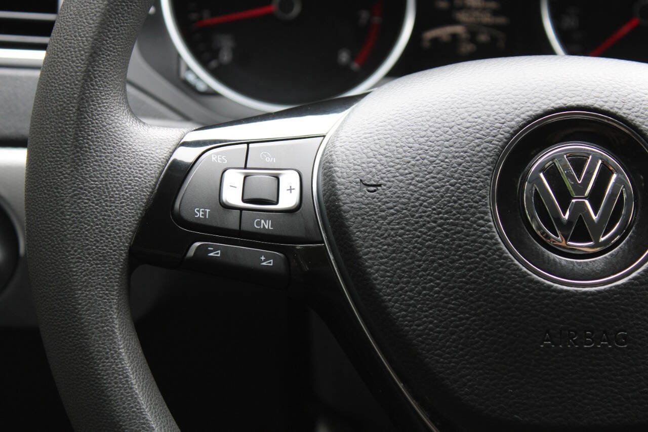 Used 2018 Volkswagen Jetta Wolfsburg Edition image 34