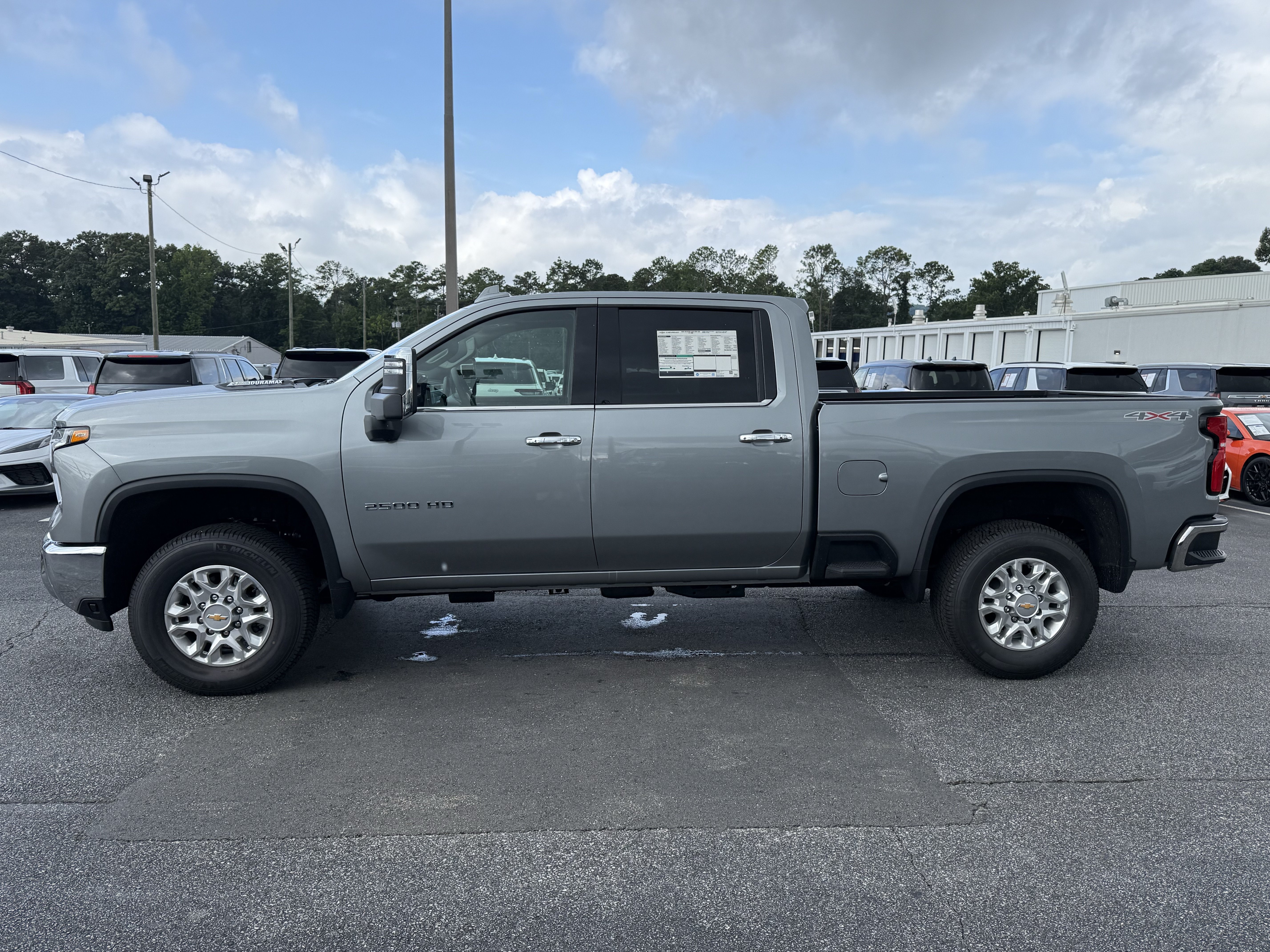 New 2026 Chevrolet Silverado 2500 LTZ w/ LTZ Premium Package AWD/4WD image 7