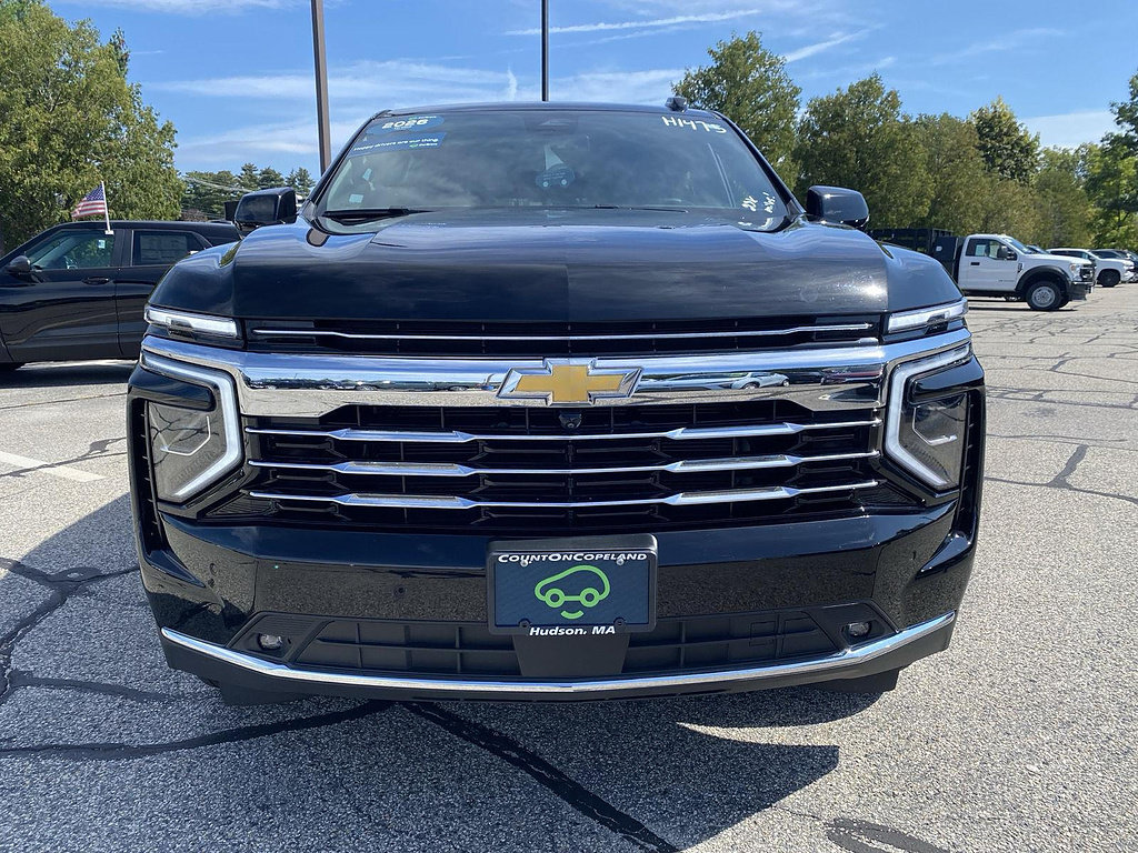 Certified 2026 Chevrolet Suburban LT w/ Comfort Package AWD/4WD image 3