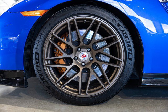 Used 2021 Nissan GT-R Premium AWD/4WD image 23