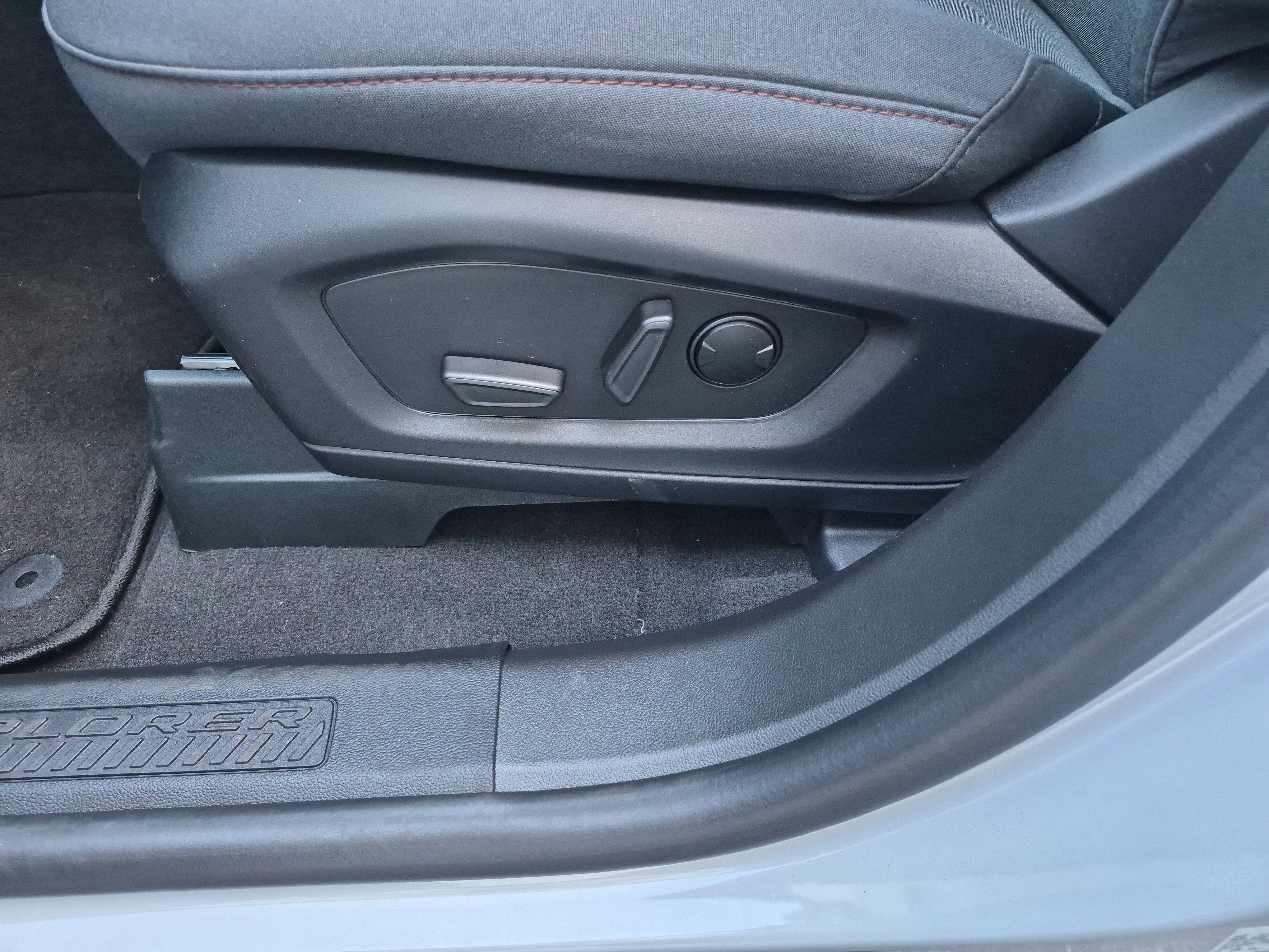 New 2025 Ford Explorer Active image 10