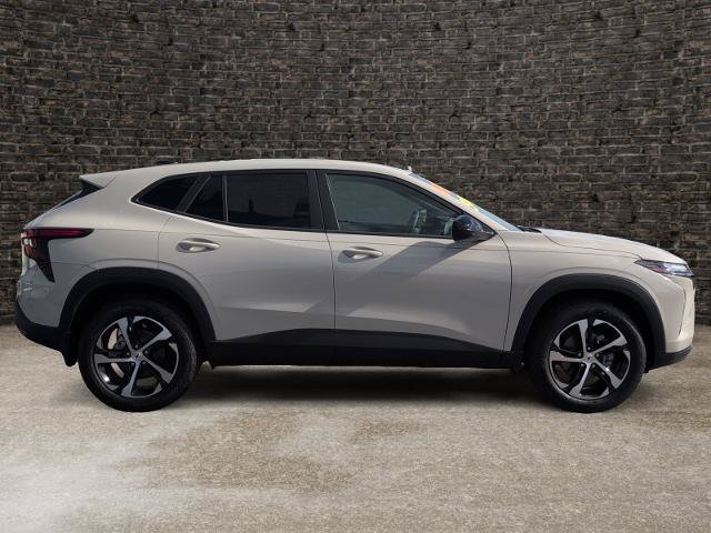 New 2026 Chevrolet Trax RS w/ Sunroof Package FWD image 3