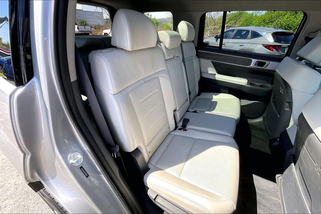 Used 2024 Hyundai Santa Fe Limited AWD/4WD image 26