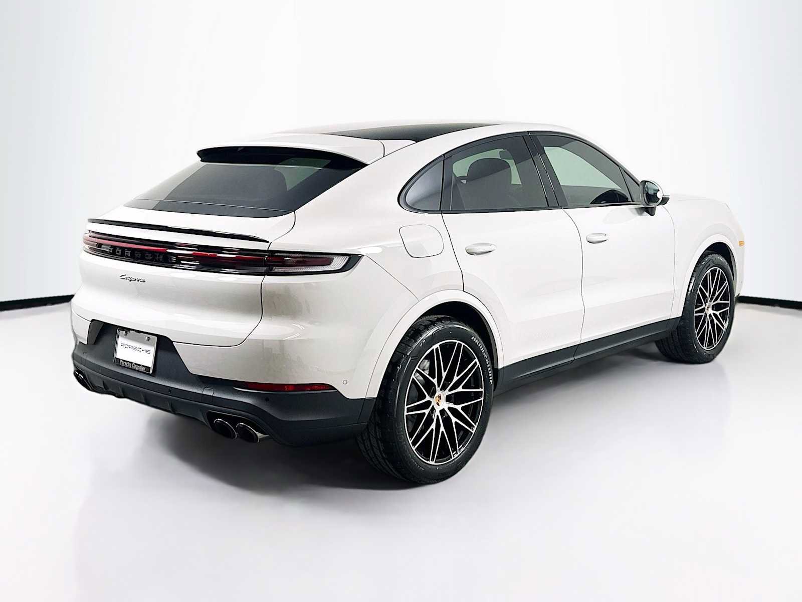 New 2025 Porsche Cayenne Coupe image 9