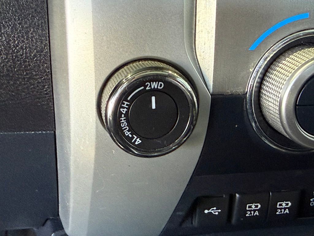 Used 2020 Toyota Tundra Platinum AWD/4WD image 31