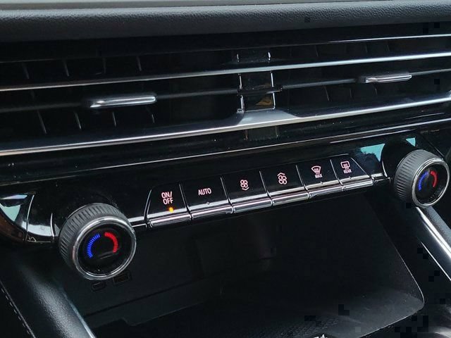 Used 2024 Chevrolet Traverse LT FWD image 27