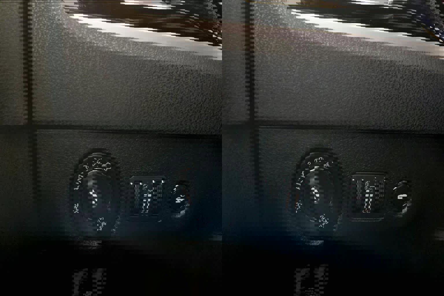 Used 2019 Chrysler 300 S w/ 300S Premium Group image 33