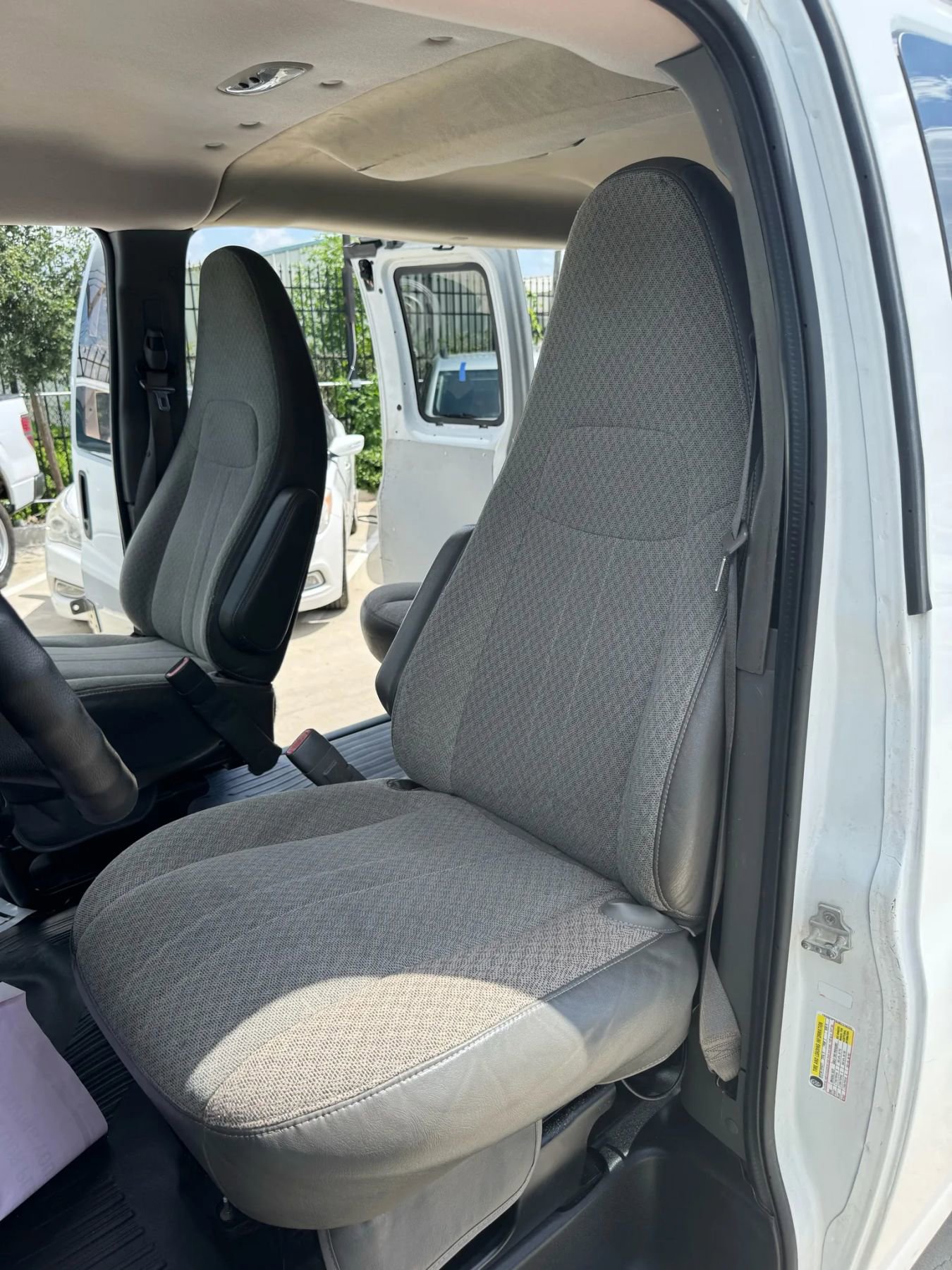 Used 2011 Chevrolet Express 2500 LS image 19