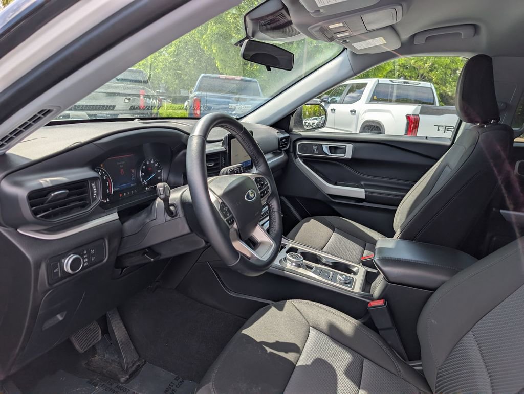 Used 2022 Ford Explorer XLT image 9
