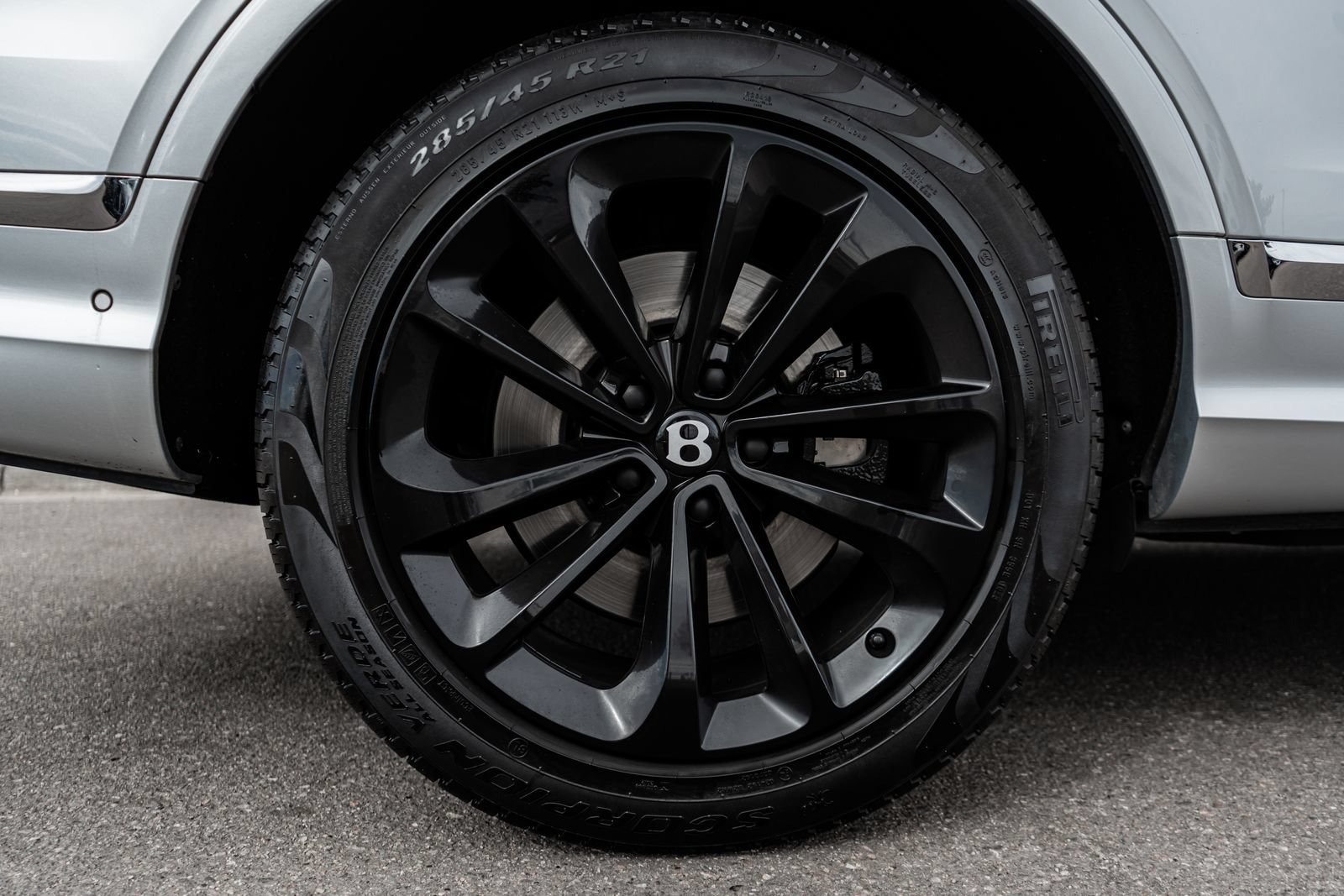 Certified 2023 Bentley Bentayga AWD/4WD image 15