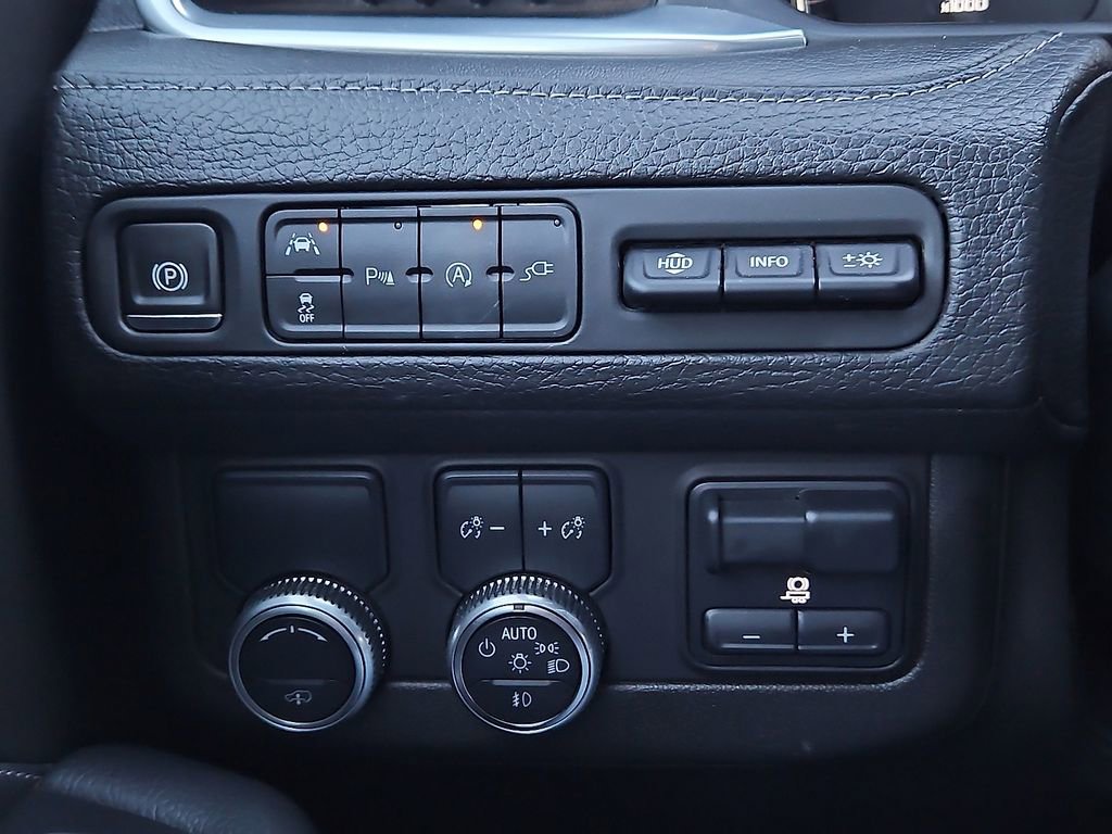 Used 2021 GMC Yukon Denali w/ Denali Ultimate Package image 24