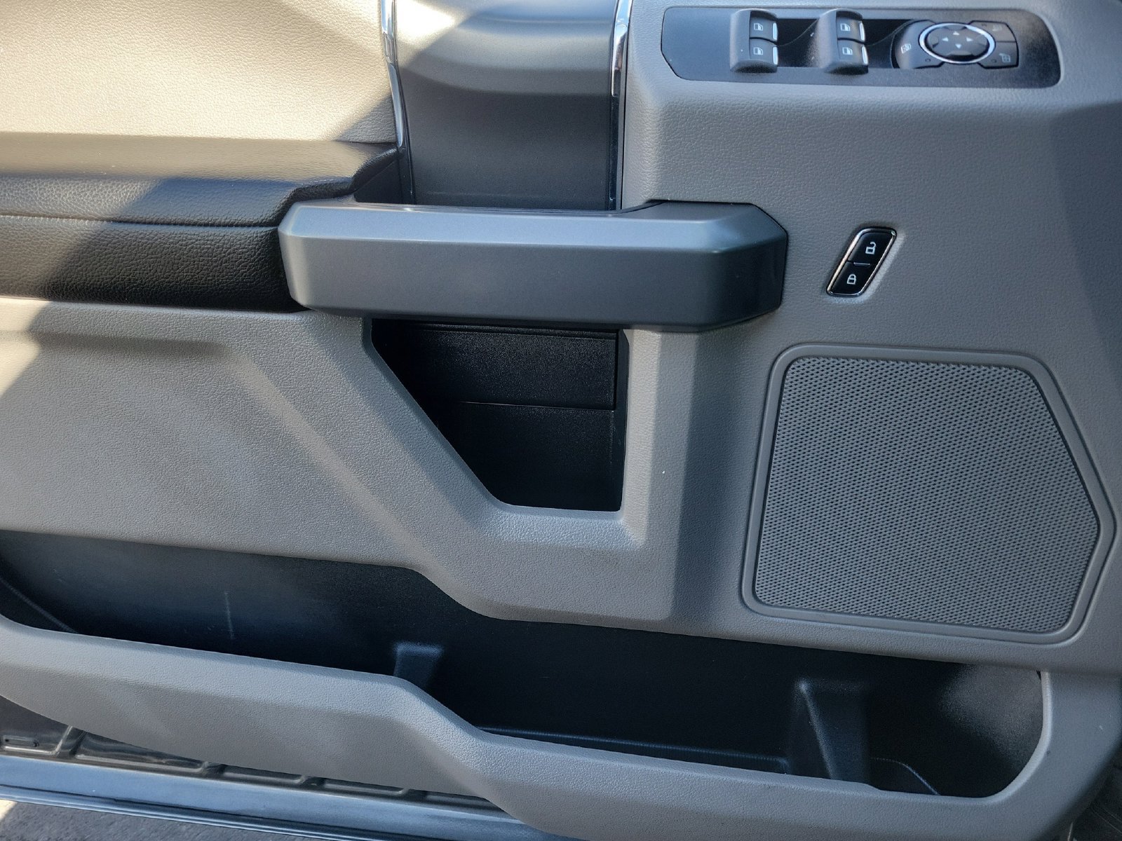 Used 2018 Ford F150 XLT w/ Equipment Group 302A Luxury RWD image 19