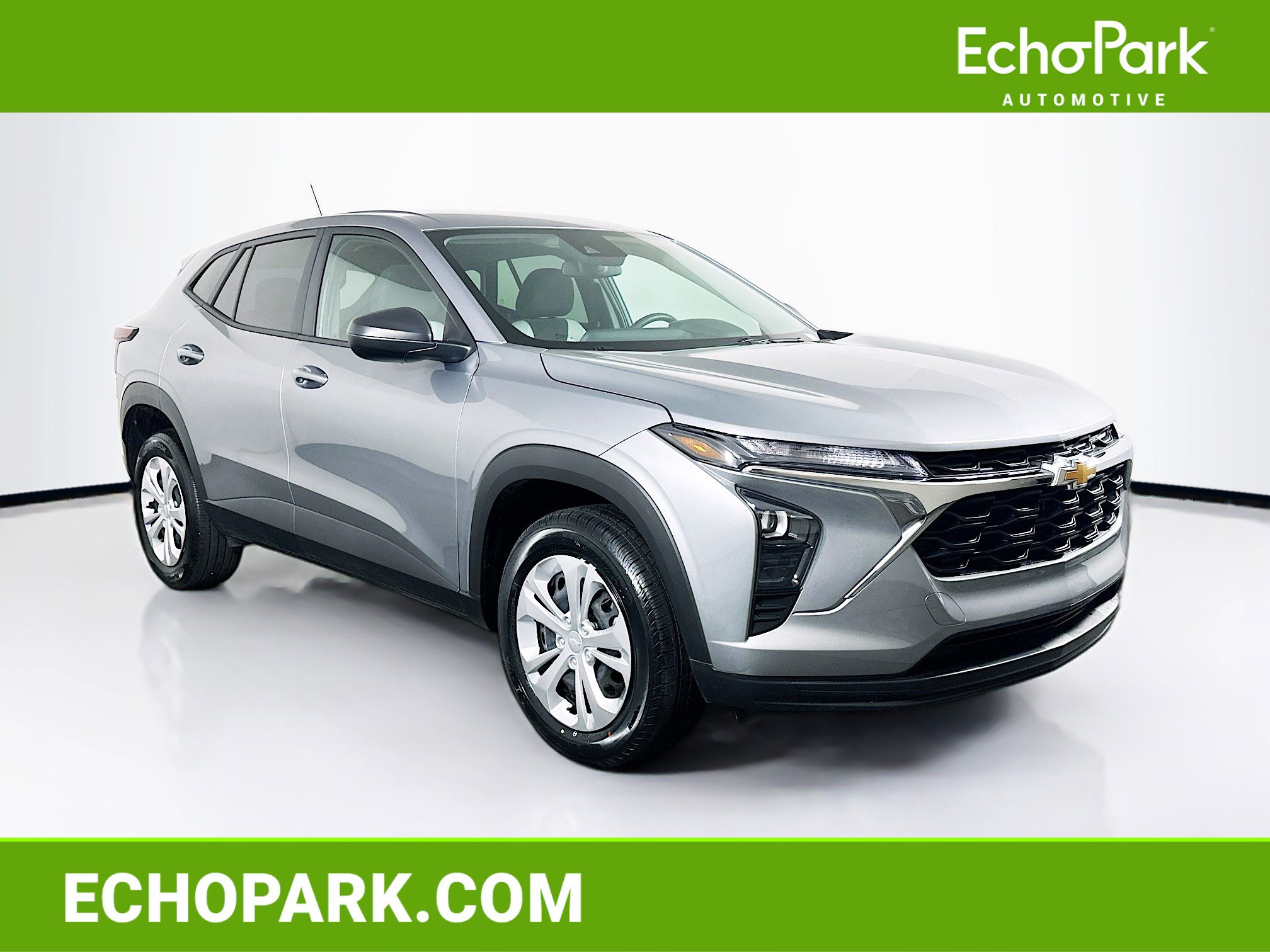 Used 2024 Chevrolet Trax LS FWD image 1