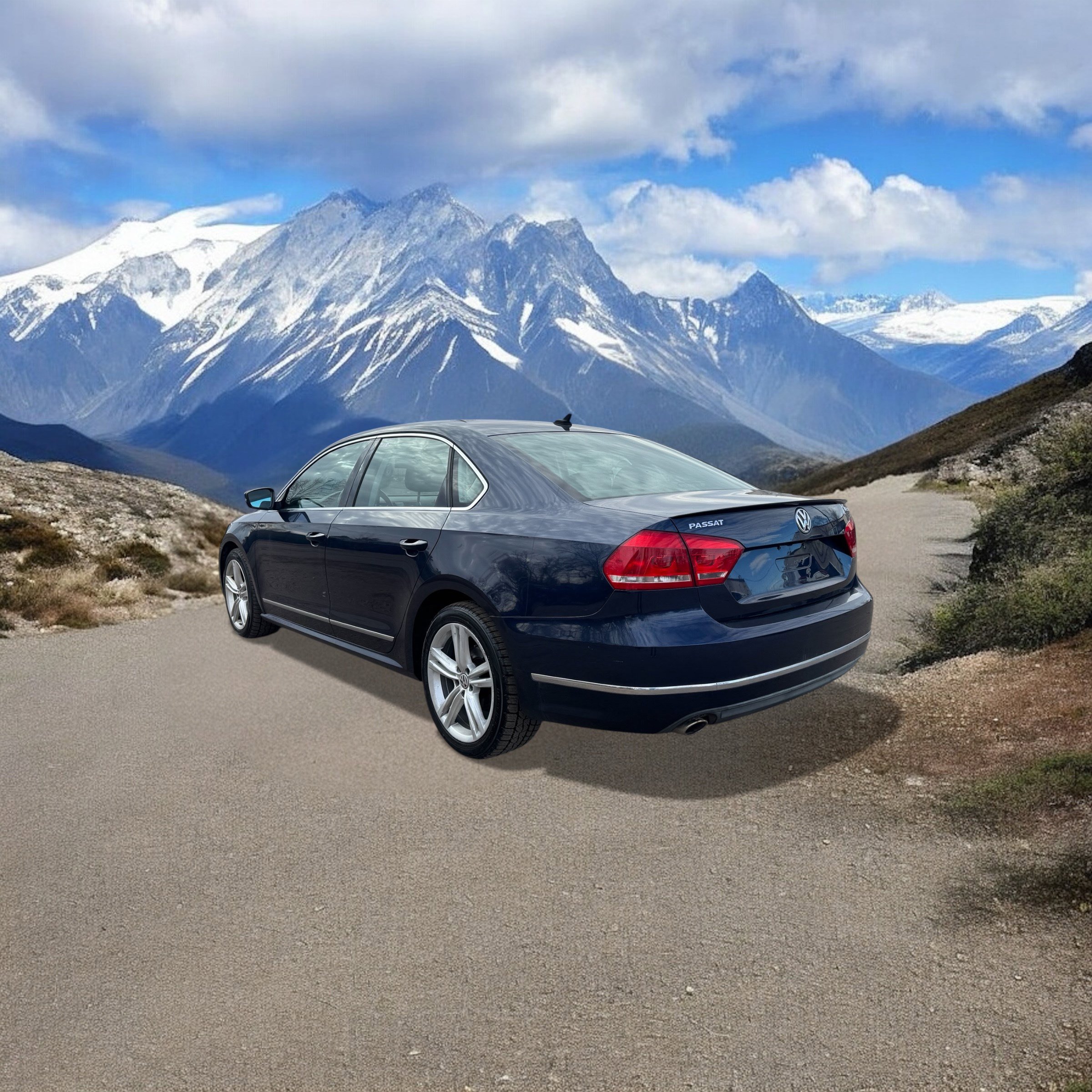 Used 2014 Volkswagen Passat TDI SEL Premium image 3