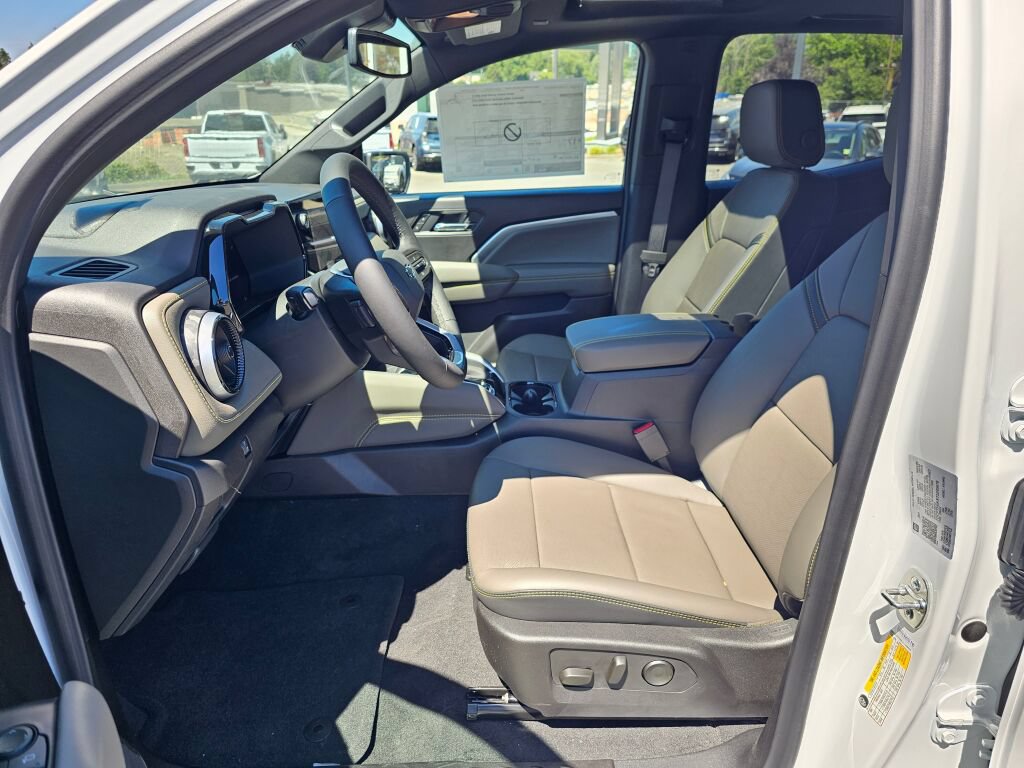 New 2026 Chevrolet Colorado ZR2 w/ Midnight Edition AWD/4WD image 22