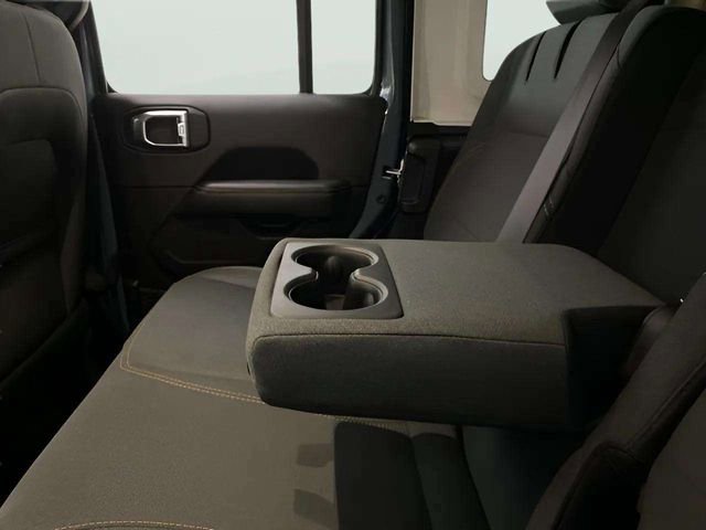 Used 2025 Jeep Wrangler Unlimited Sahara w/ Safety Group AWD/4WD image 79