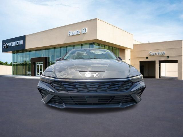 Used 2025 Hyundai Elantra SEL FWD image 9