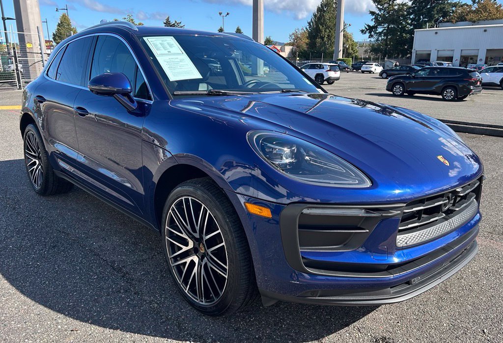 Used 2022 Porsche Macan AWD/4WD image 3