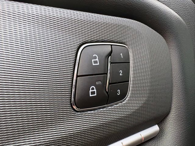 Used 2025 Ford Explorer ST image 27