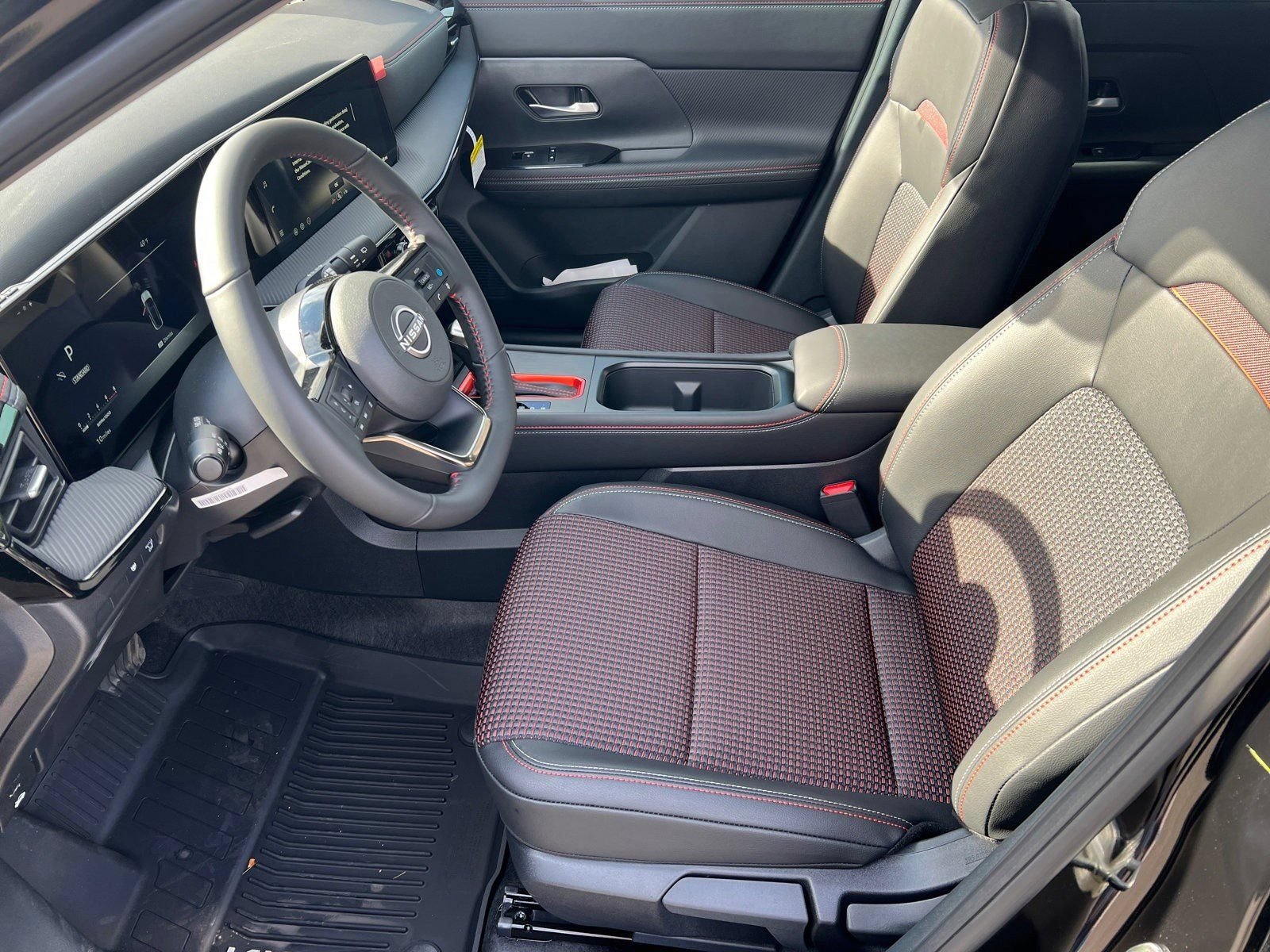 New 2026 Nissan Kicks SR w/ Cold Weather Package FWD image 9