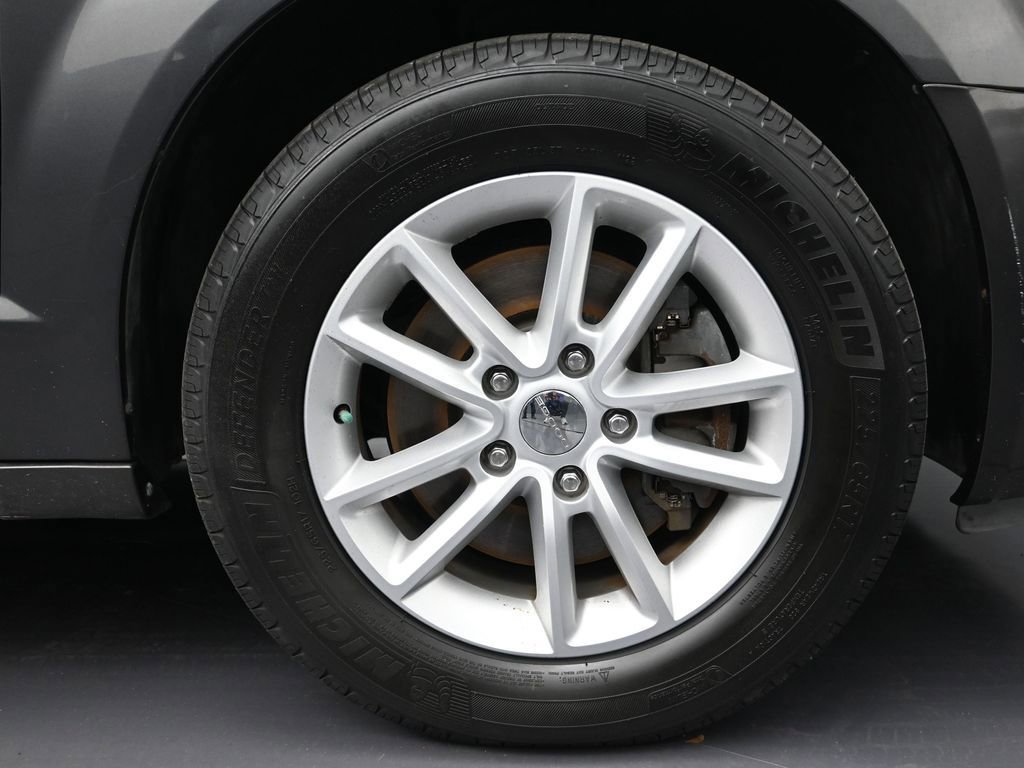 Used 2018 Dodge Grand Caravan SXT image 9