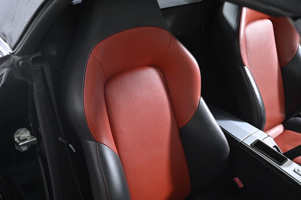 Used 2005 Chrysler Crossfire Convertible image 24