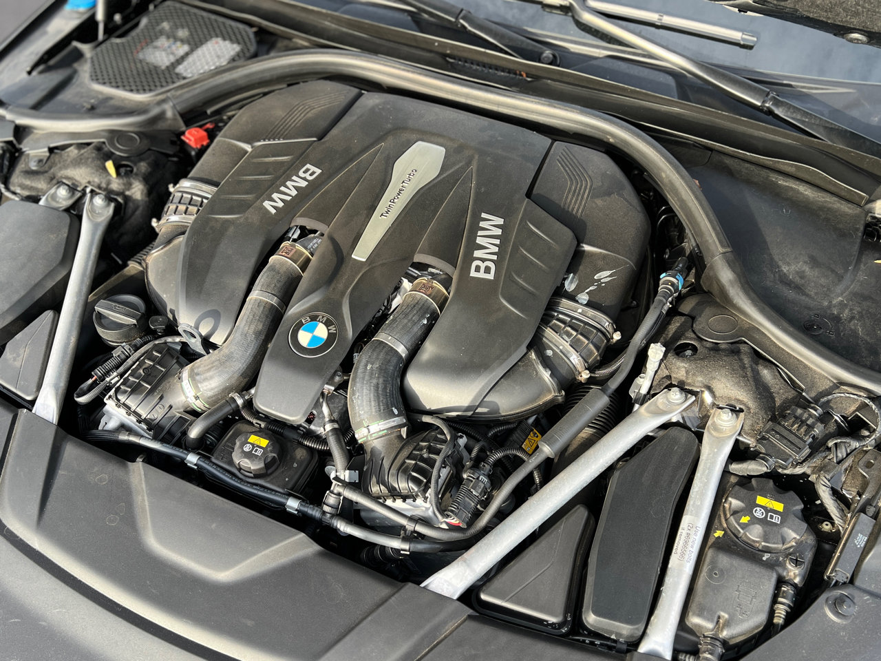 Used 2019 BMW 750i w/ Executive Package image 42