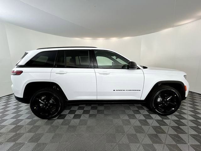 New 2025 Jeep Grand Cherokee Limited image 10