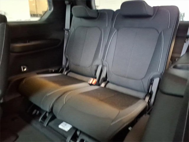 New 2025 Jeep Grand Cherokee L Laredo image 16