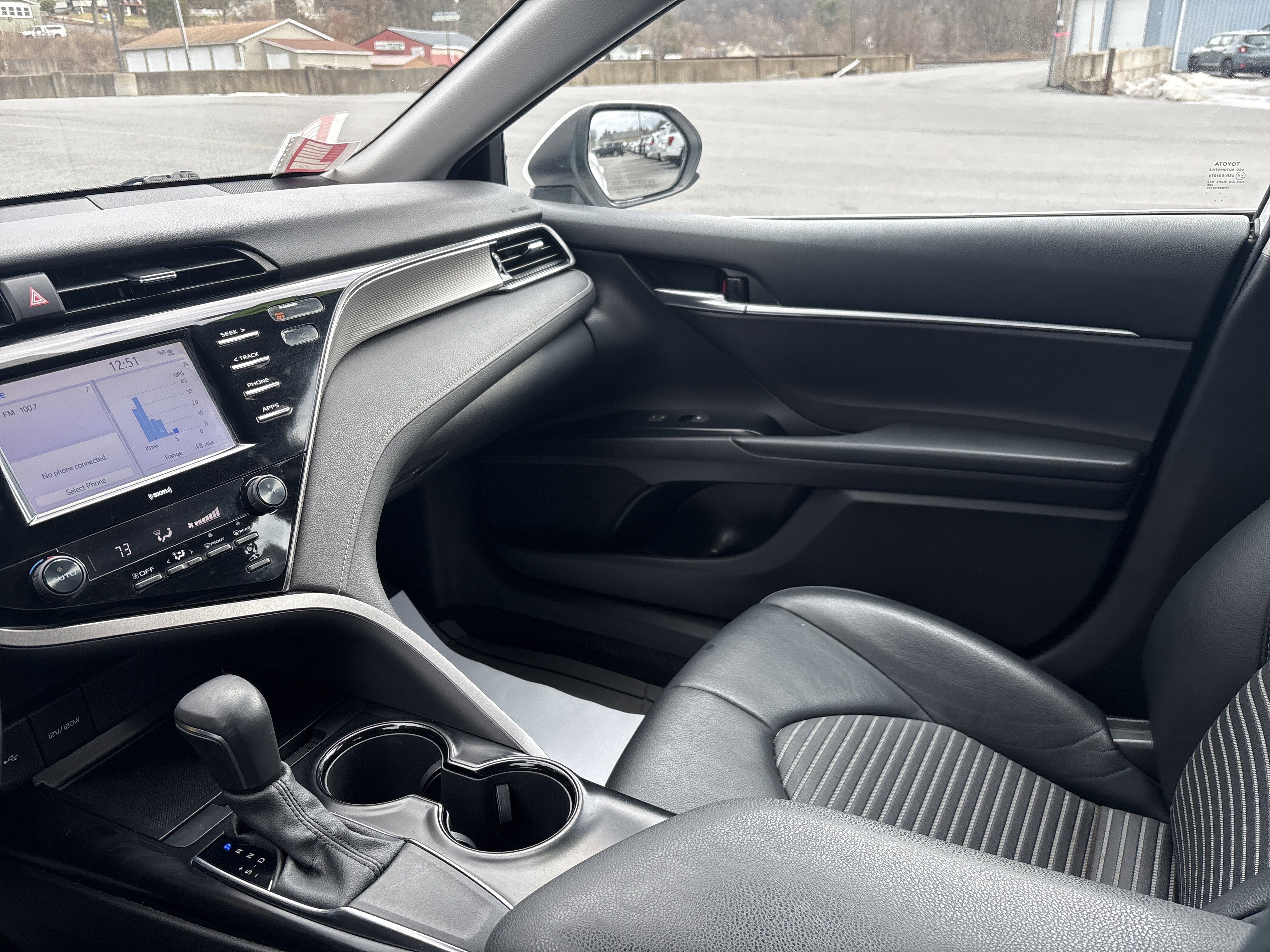 Used 2020 Toyota Camry SE image 22