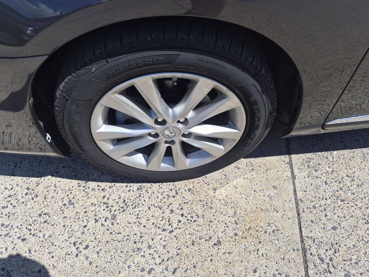 Used 2010 Lexus ES 350 w/ Preferred Accessory Package FWD image 5