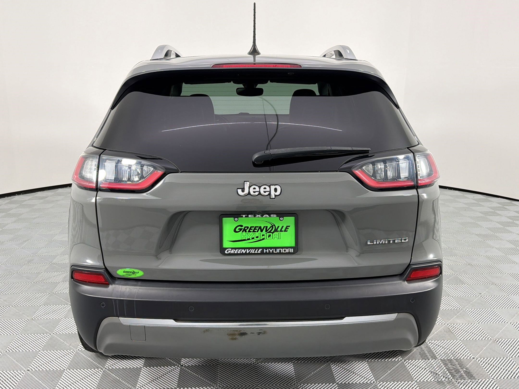 Used 2020 Jeep Cherokee Limited image 10