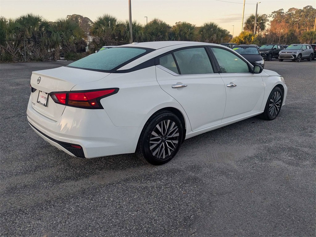 Used 2025 Nissan Altima 2.5 SV image 4