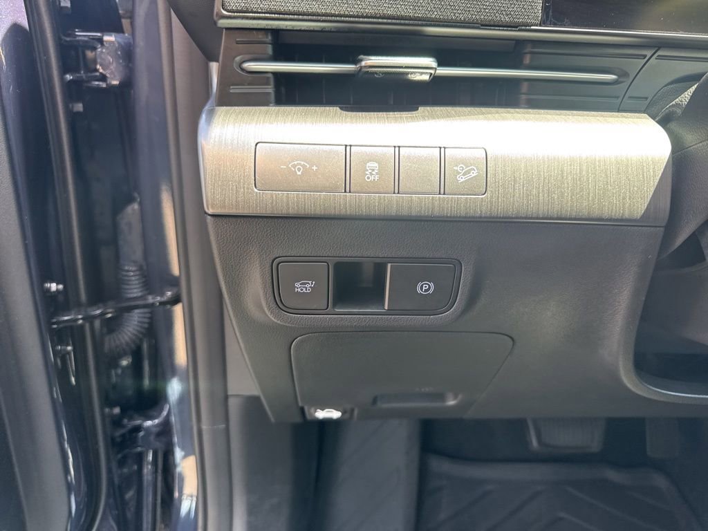 Used 2025 Hyundai Kona Limited AWD/4WD image 20