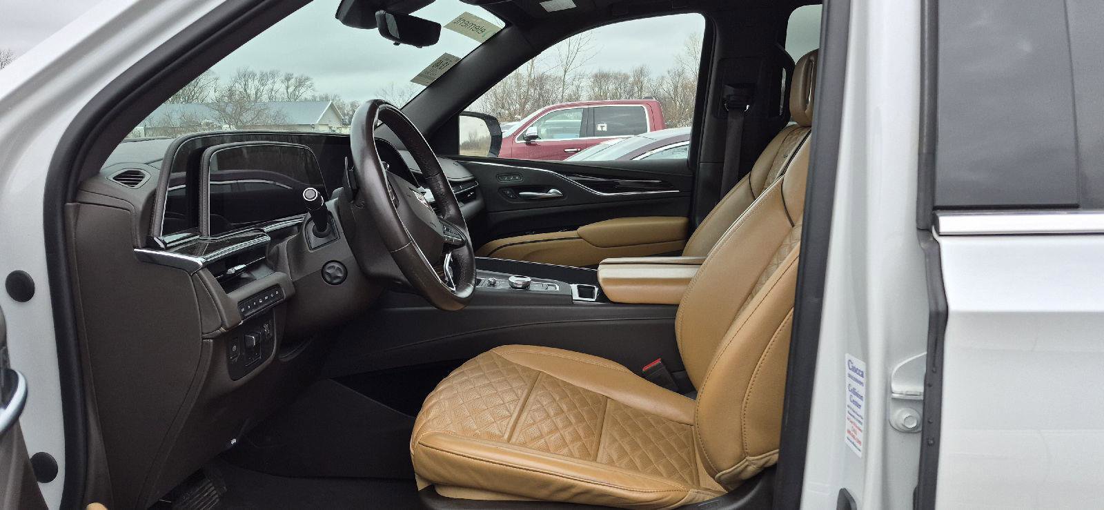 Used 2023 Cadillac Escalade ESV Premium Luxury w/ LPO, Radiant Package image 6