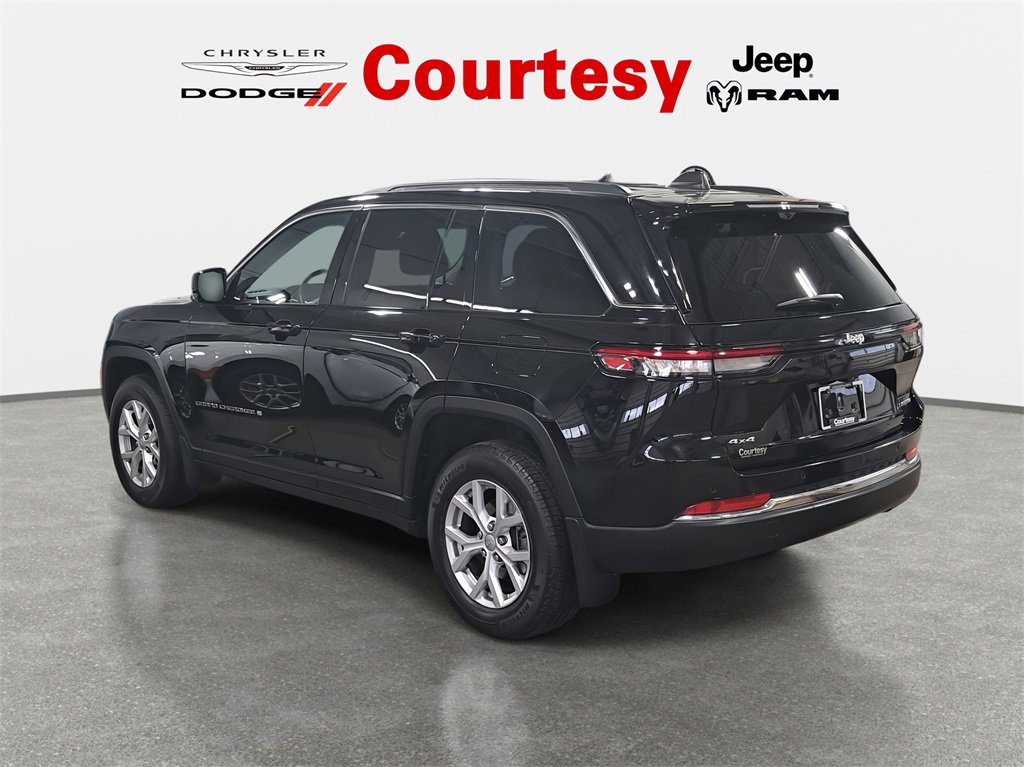 Certified 2022 Jeep Grand Cherokee Limited w/ Luxury Tech Group II image 5