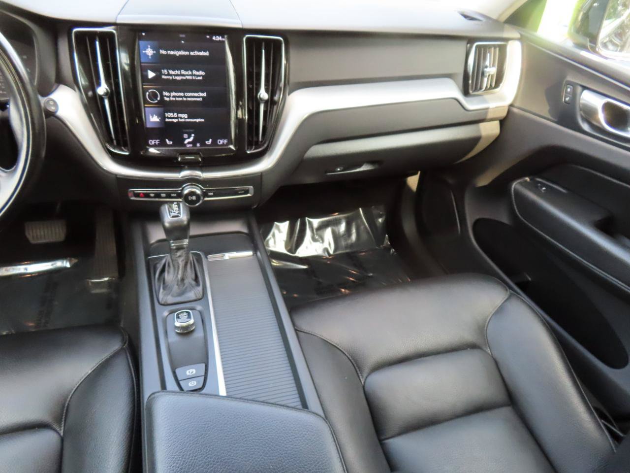 Used 2018 Volvo XC60 T5 Momentum AWD/4WD image 14