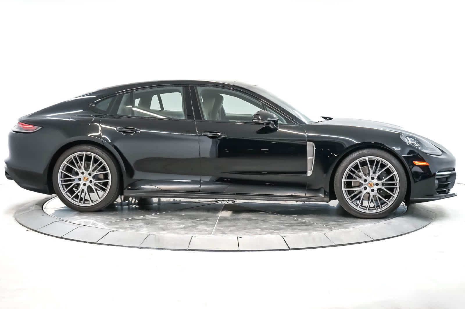 Certified 2023 Porsche Panamera Platinum Edition RWD image 8