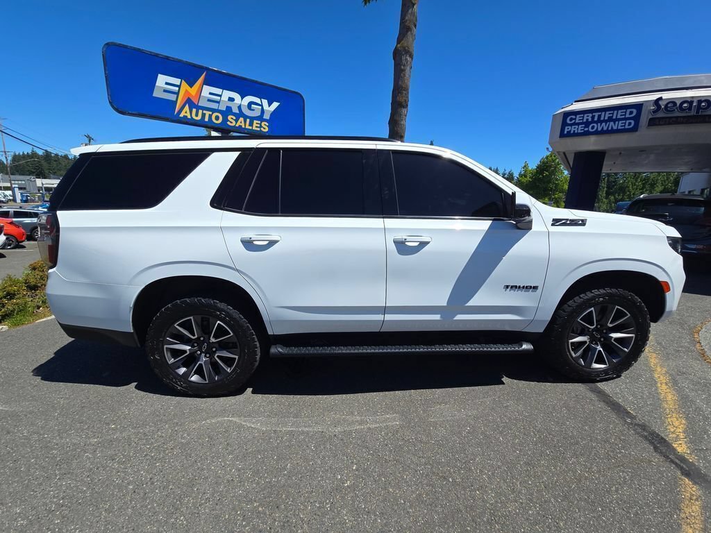 Used 2021 Chevrolet Tahoe Z71 w/ Luxury Package AWD/4WD image 7