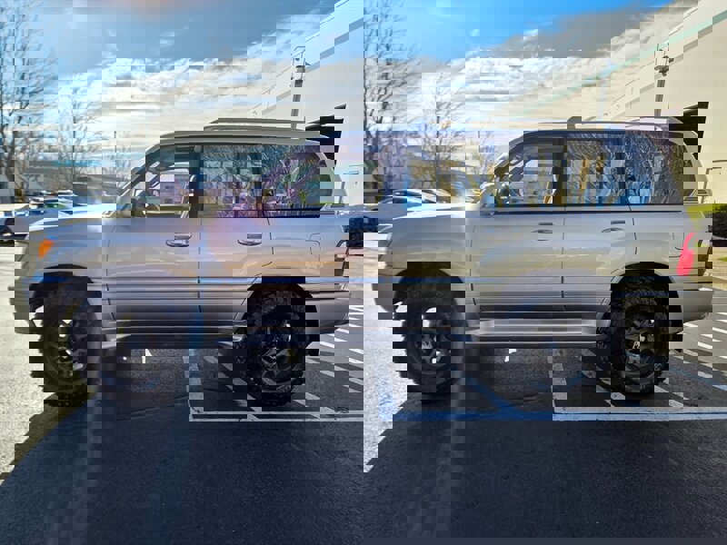 Used 2000 Lexus LX 470 4WD image 3