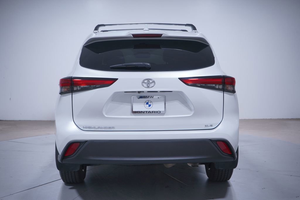 Used 2022 Toyota Highlander XLE image 5