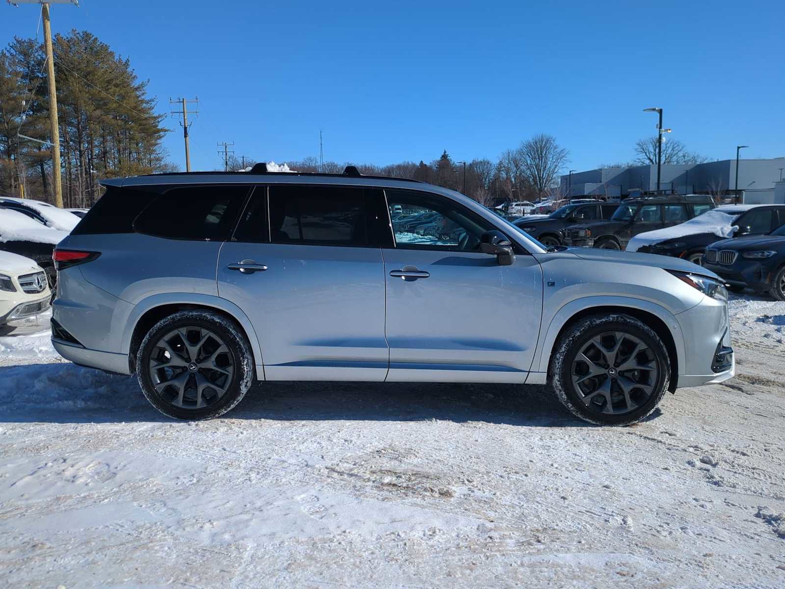 Used 2025 Lexus TX 500h AWD w/ Technology Package image 15