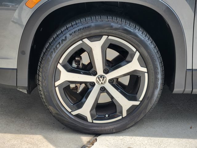 Used 2025 Volkswagen Tiguan SE AWD/4WD image 18