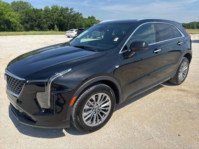 Used 2025 Cadillac XT4 Premium Luxury FWD image 1