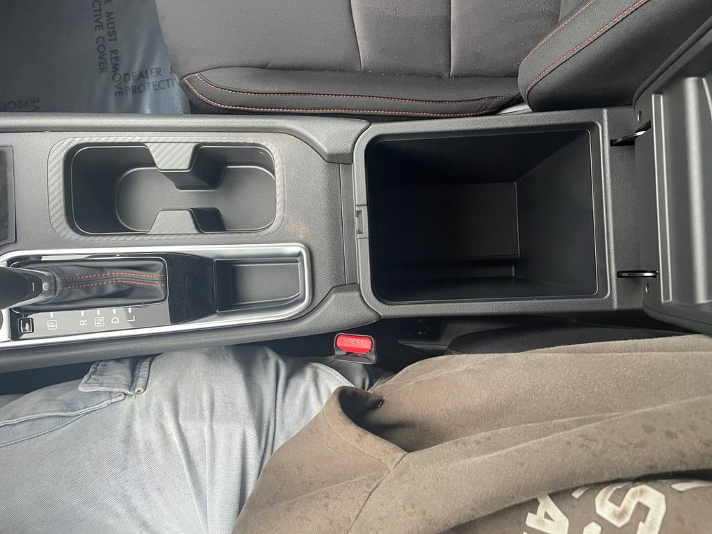 Certified 2025 Nissan Sentra SR w/ Midnight Edition image 25