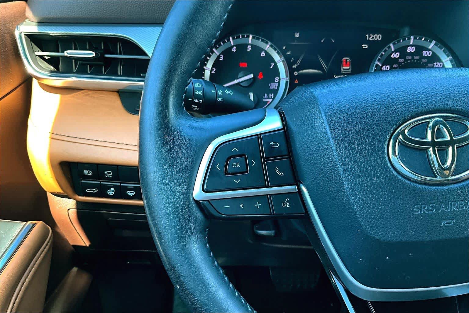 Used 2022 Toyota Highlander Platinum AWD/4WD image 24