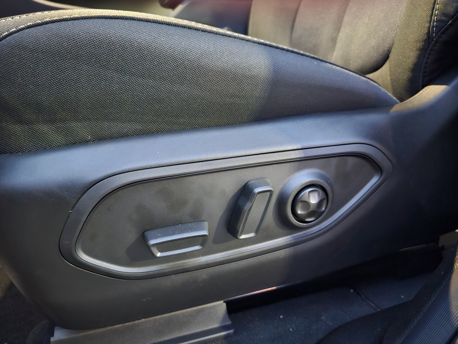 New 2025 Jeep Grand Cherokee L Laredo image 21