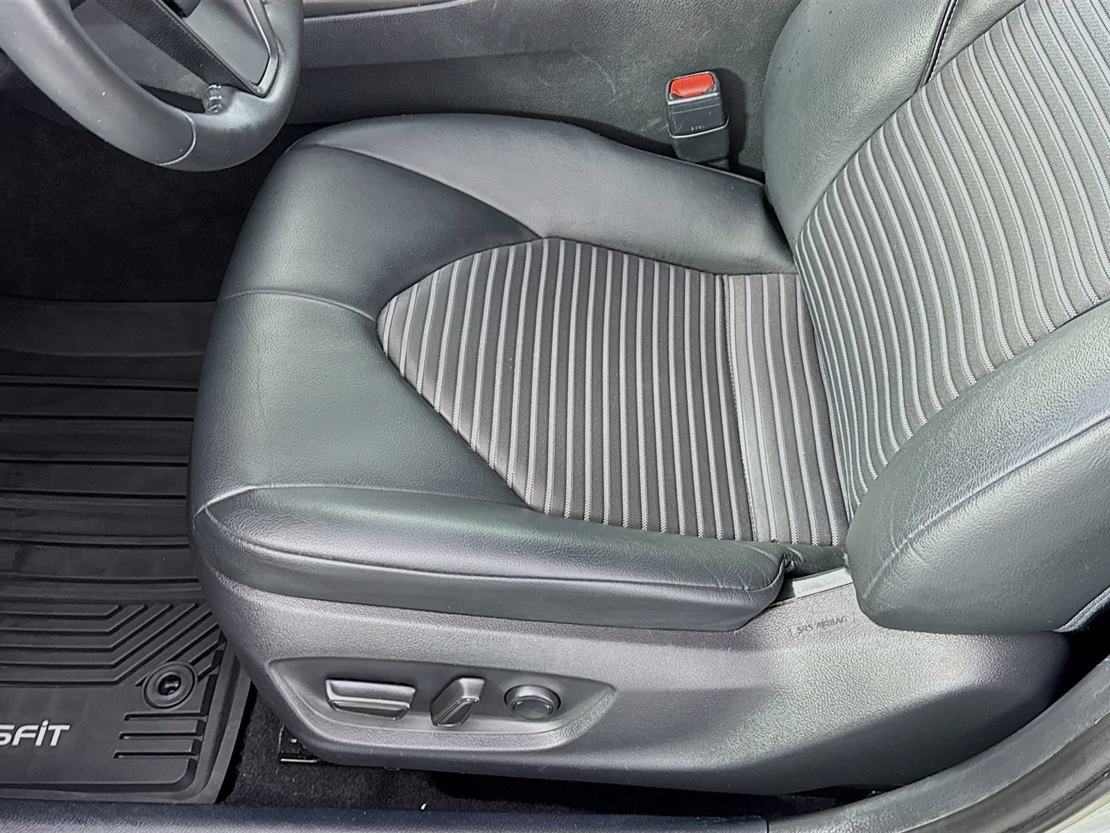 Certified 2022 Toyota Camry SE FWD image 15